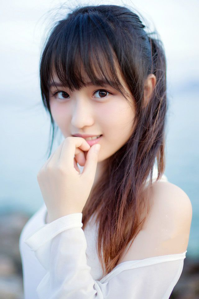 只听刘璝低沉的声音里，隐隐带着几分咆哮：“我为刘家出生入死，浴血拼杀，刘璋却在后方私通我妻子，更暗谋害我，非我不忠，奈何刘璋昏庸无道，更要绝我生路，今日回来，刘璝也没想过活着出去，将军，我刘璝今日，要反了！”